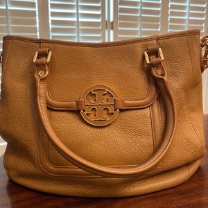 Tory Burch Amanda hobo bag